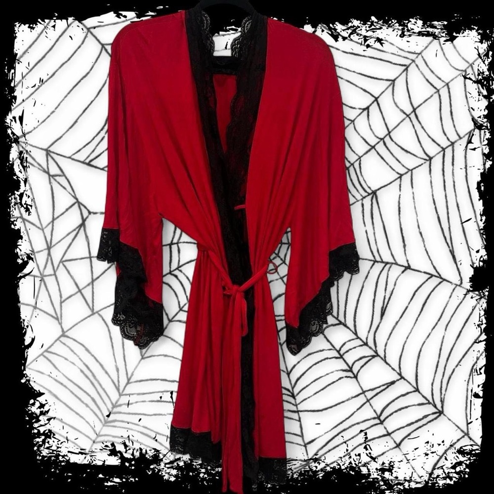 Foxblood short length black and red robe